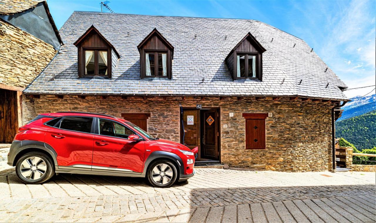 Apartamentos Aran Montcorbau Exteriér fotografie