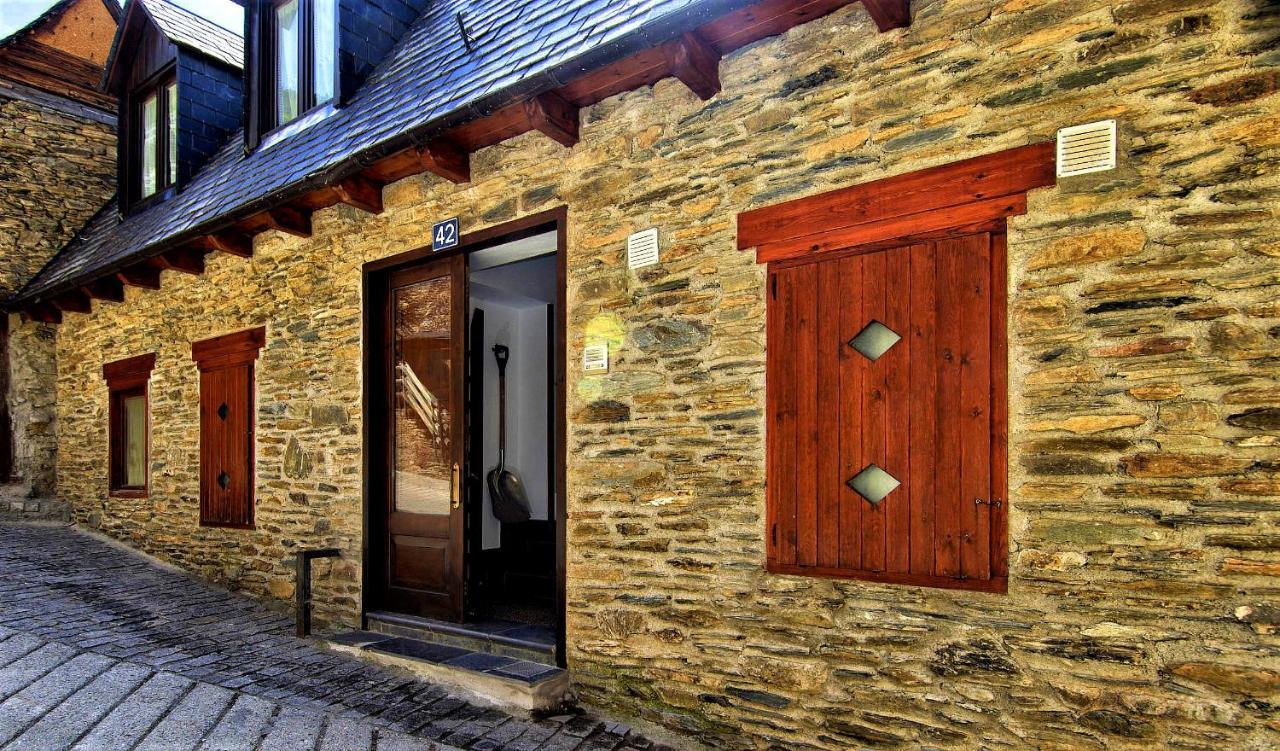 Apartamentos Aran Montcorbau Exteriér fotografie