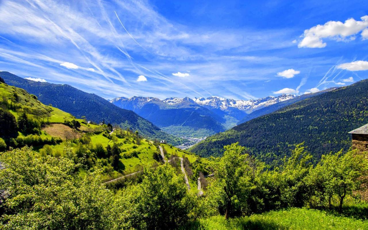 Apartamentos Aran Montcorbau Exteriér fotografie