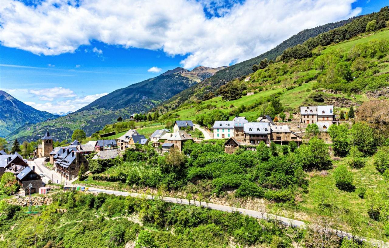 Apartamentos Aran Montcorbau Exteriér fotografie