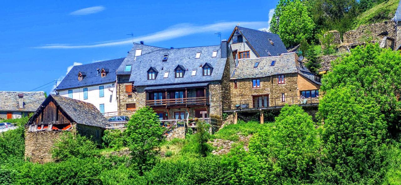 Apartamentos Aran Montcorbau Exteriér fotografie