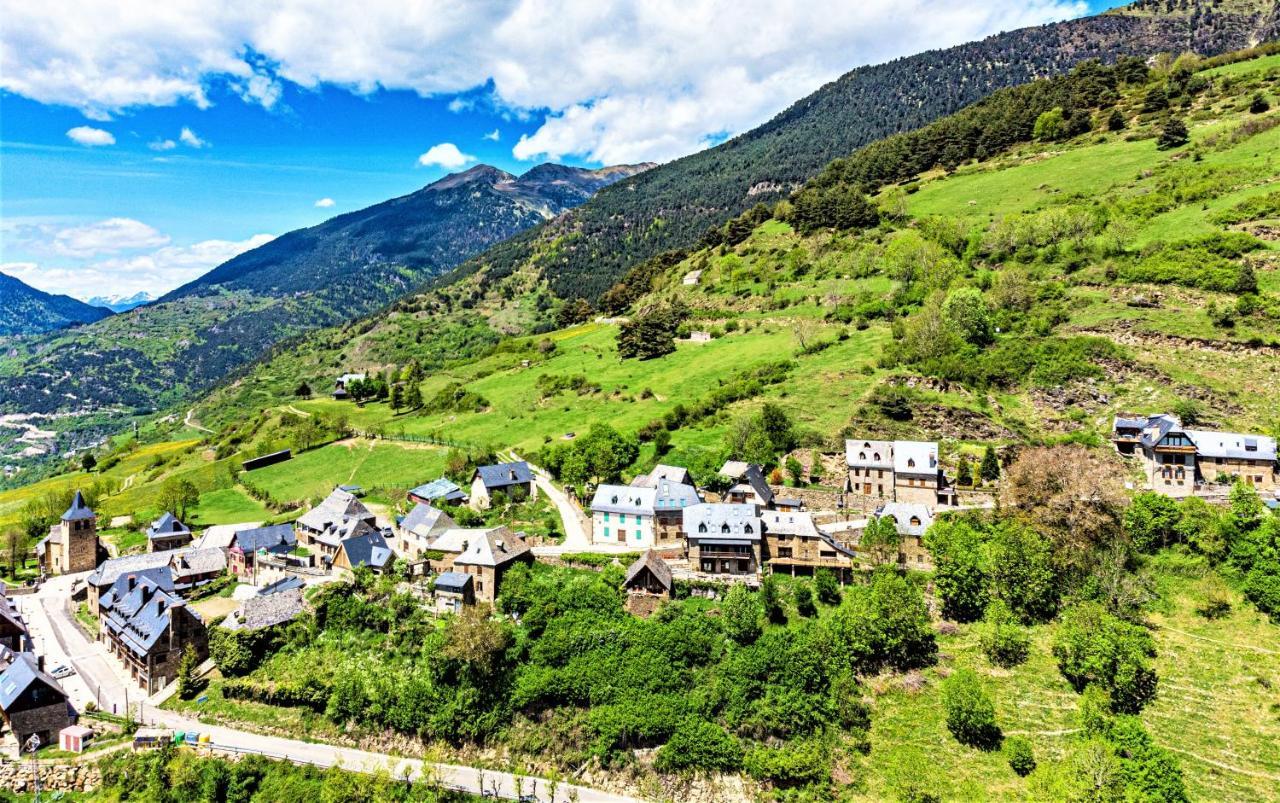 Apartamentos Aran Montcorbau Exteriér fotografie