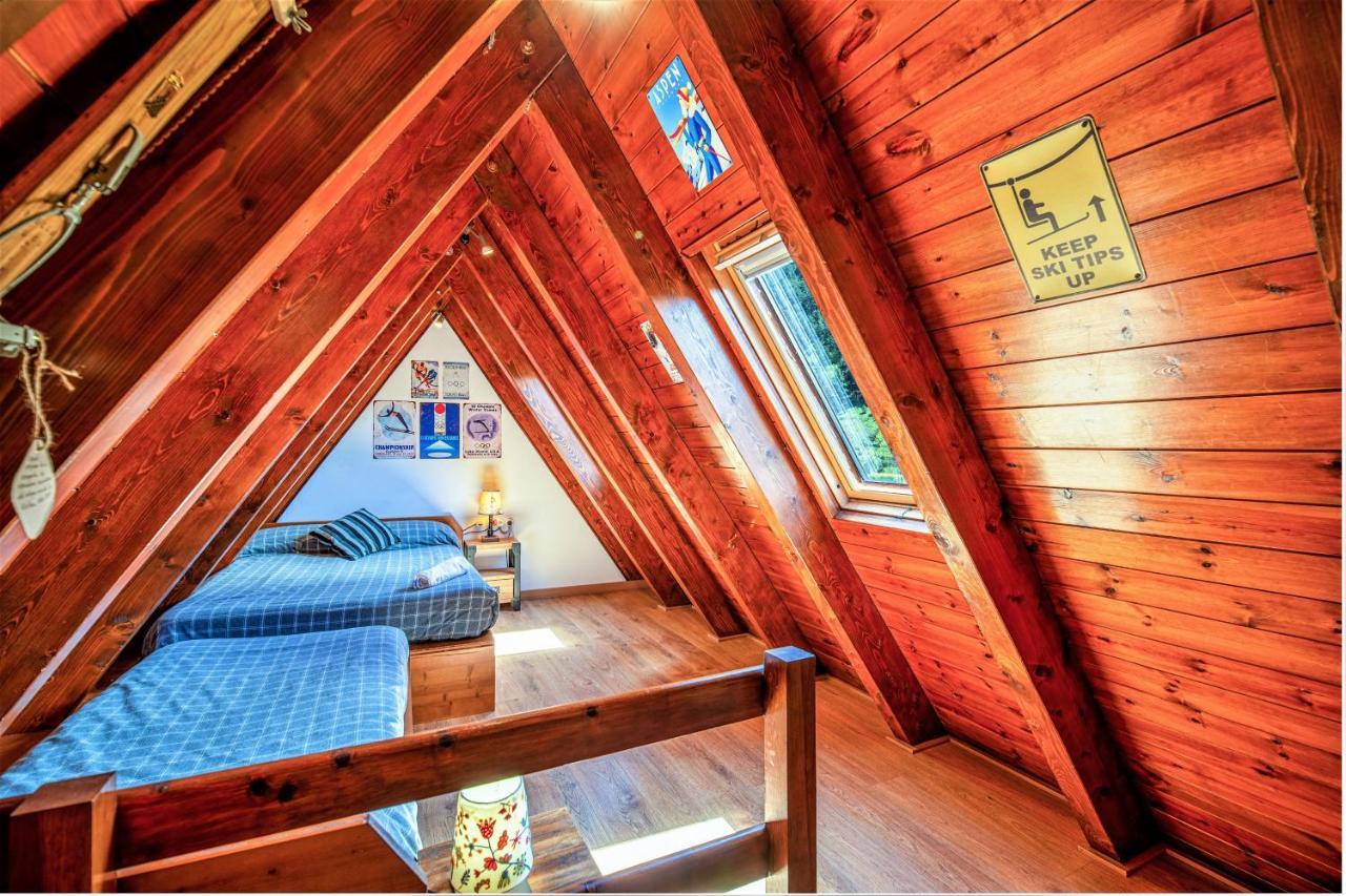 Apartamentos Aran Montcorbau Exteriér fotografie