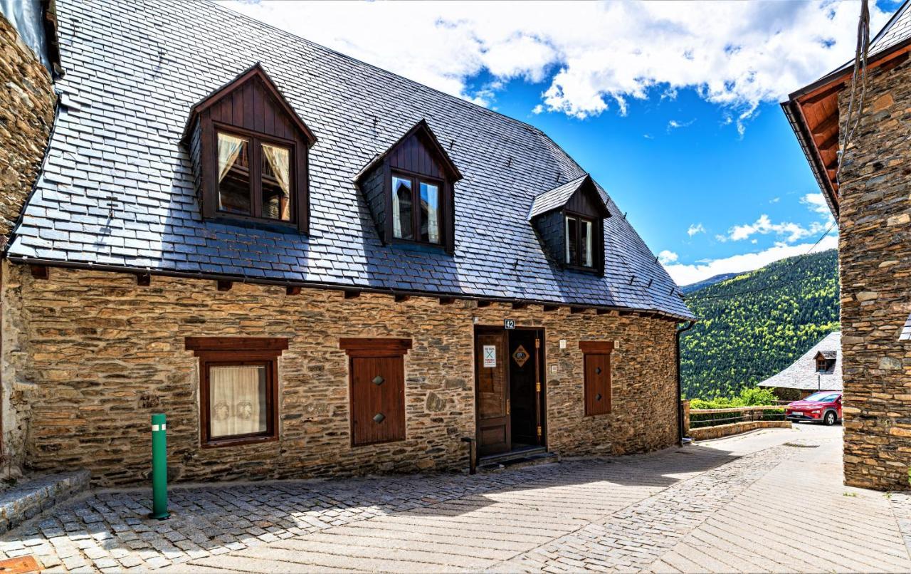 Apartamentos Aran Montcorbau Exteriér fotografie